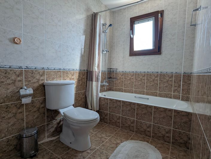 Image No.24-2 Bed Property for sale
