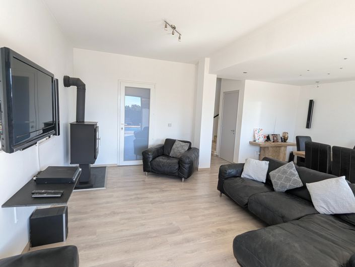 Image No.3-2 Bed Property for sale