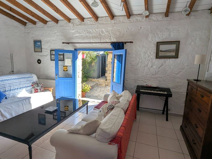 Image No.17-3 Bed Property for sale