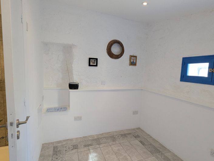 Image No.31-3 Bed Property for sale