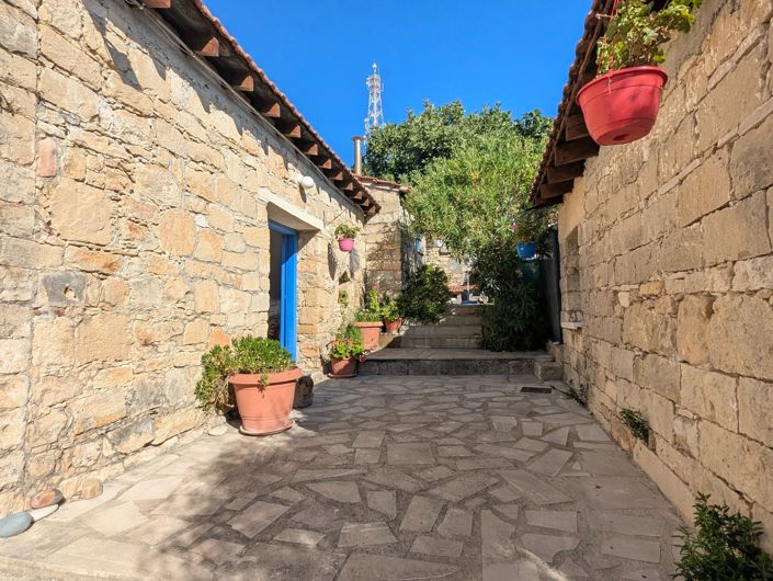 Image No.47-3 Bed Property for sale