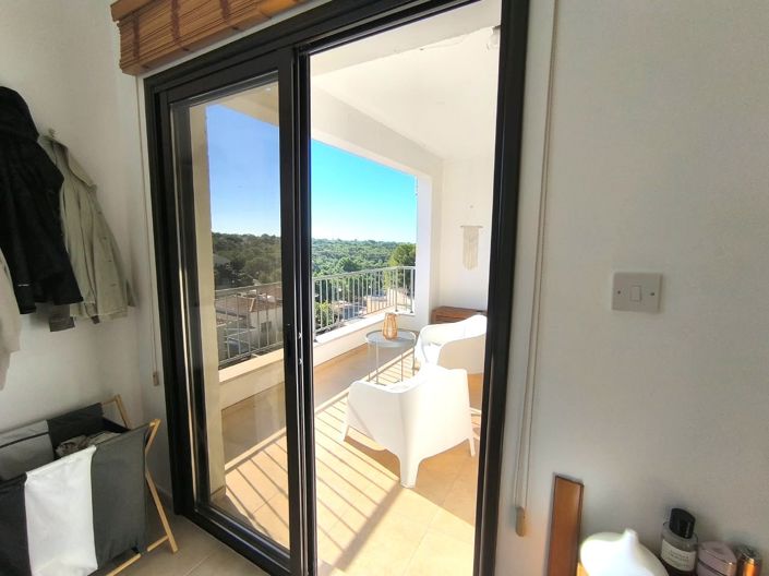 Image No.15-2 Bed Property for sale