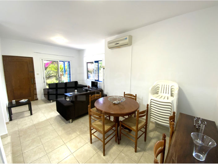 Image No.8-2 Bed House for sale