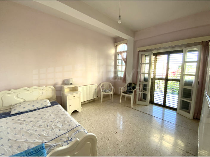 Image No.13-4 Bed House for sale