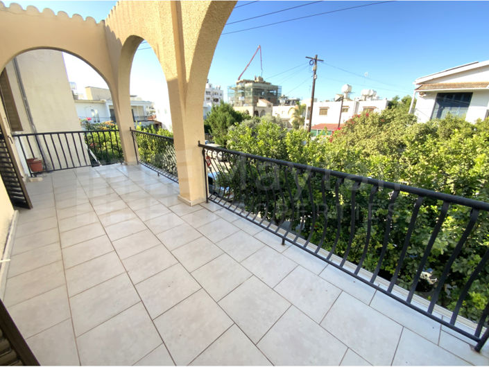 Image No.16-4 Bed House for sale