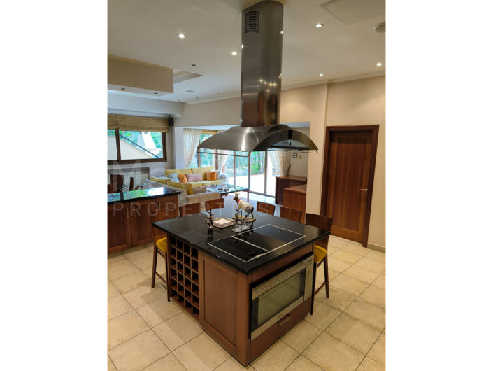 Image No.11-4 Bed House for sale