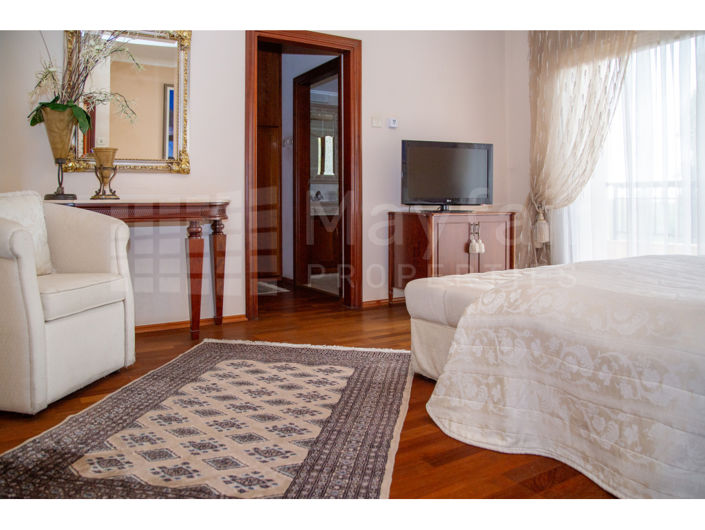 Image No.21-4 Bed House for sale