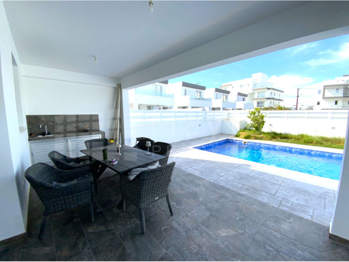 Image No.10-4 Bed House for sale