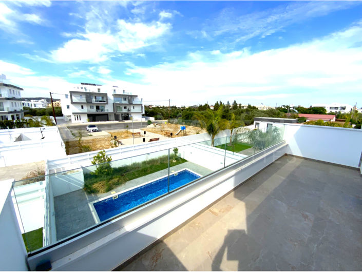 Image No.14-4 Bed House for sale