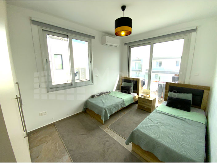 Image No.17-4 Bed House for sale