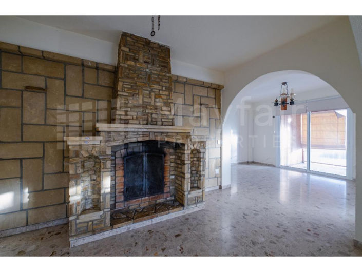 Image No.8-3 Bed House for sale