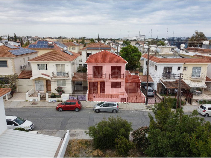 Image No.1-3 Bed House for sale