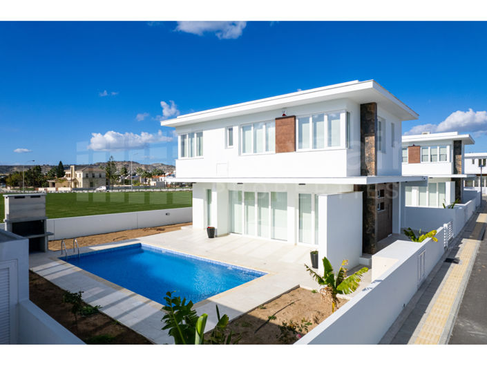 Image No.1-3 Bed House for sale