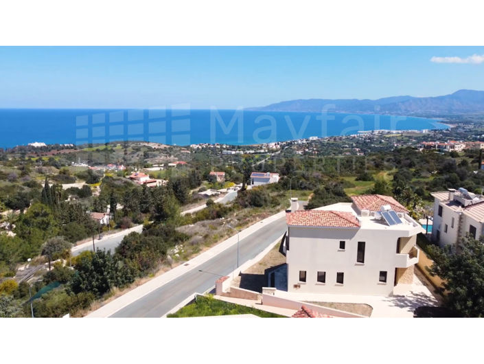 Image No.10-3 Bed House for sale