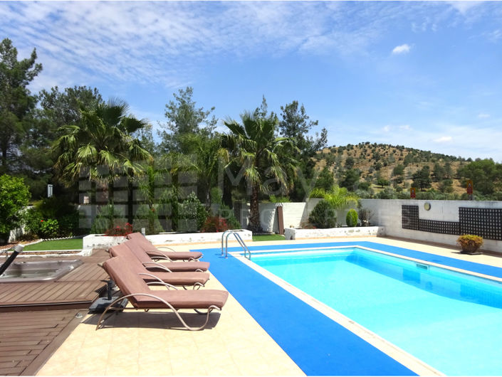 Image No.10-4 Bed House for sale