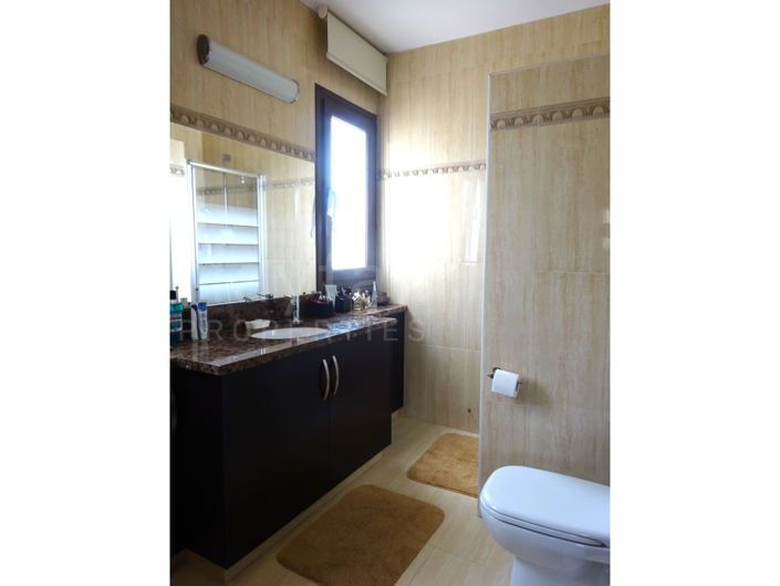 Image No.15-4 Bed House for sale