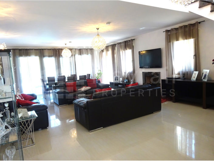 Image No.2-4 Bed House for sale