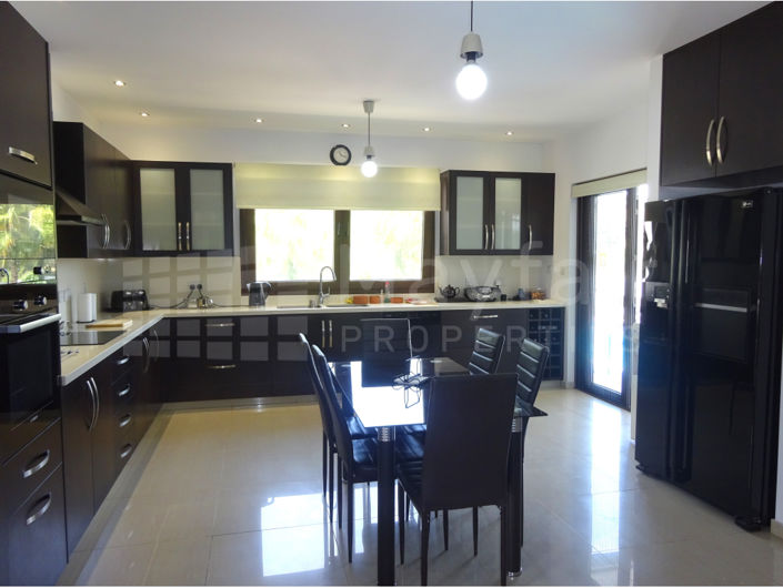 Image No.8-4 Bed House for sale