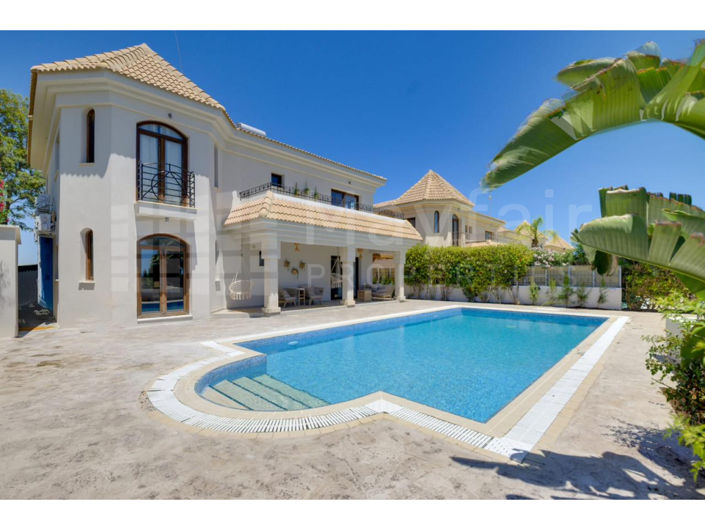 Image No.9-5 Bed House for sale