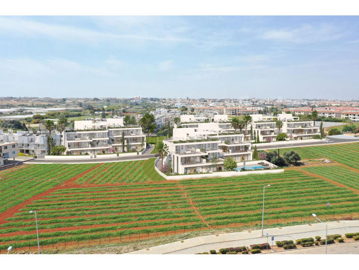 Image No.8-2 Bed Apartment for sale