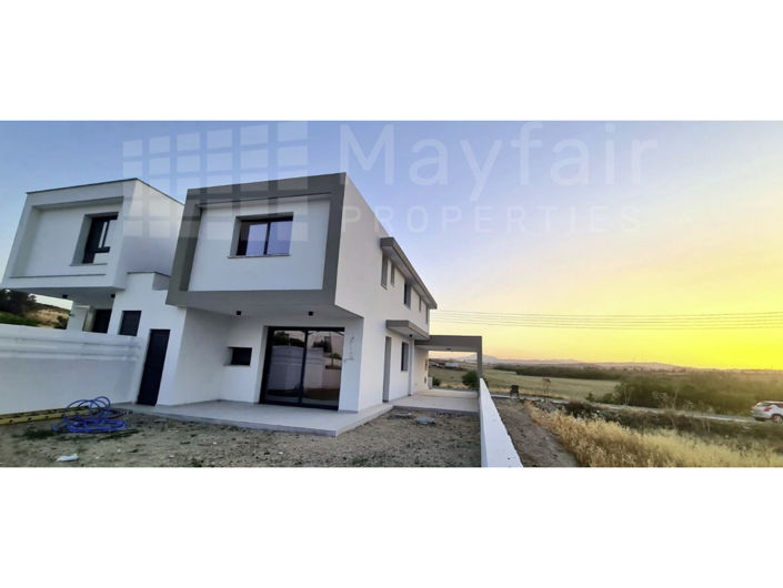 Image No.2-3 Bed House for sale