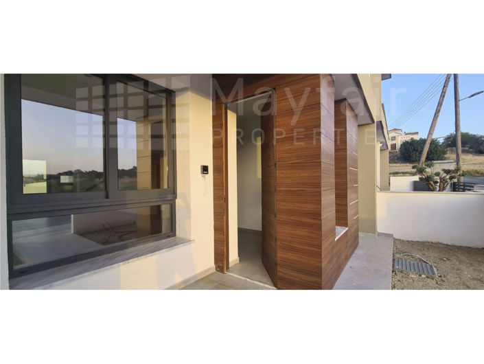 Image No.6-3 Bed House for sale