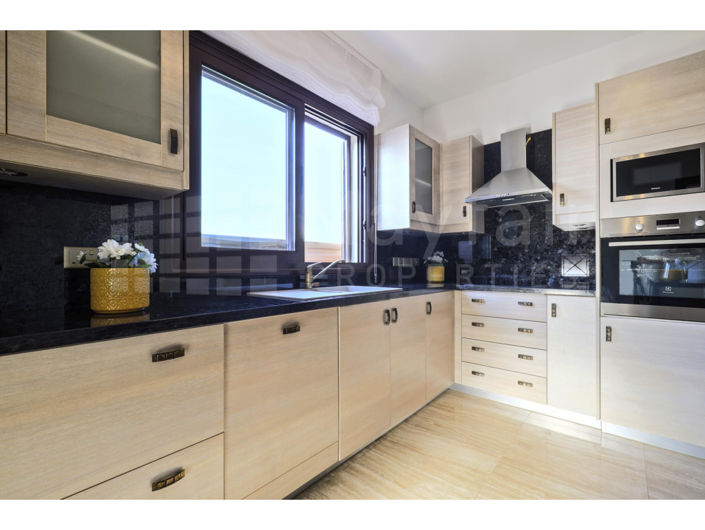 Image No.13-5 Bed House for sale