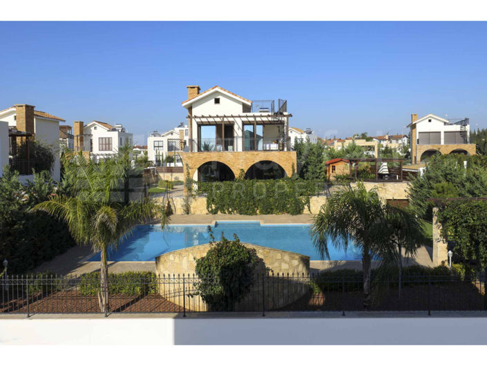 Image No.5-5 Bed House for sale