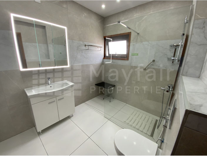 Image No.17-5 Bed House for sale