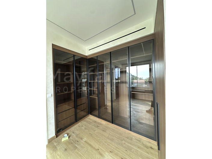 Image No.12-5 Bed House for sale