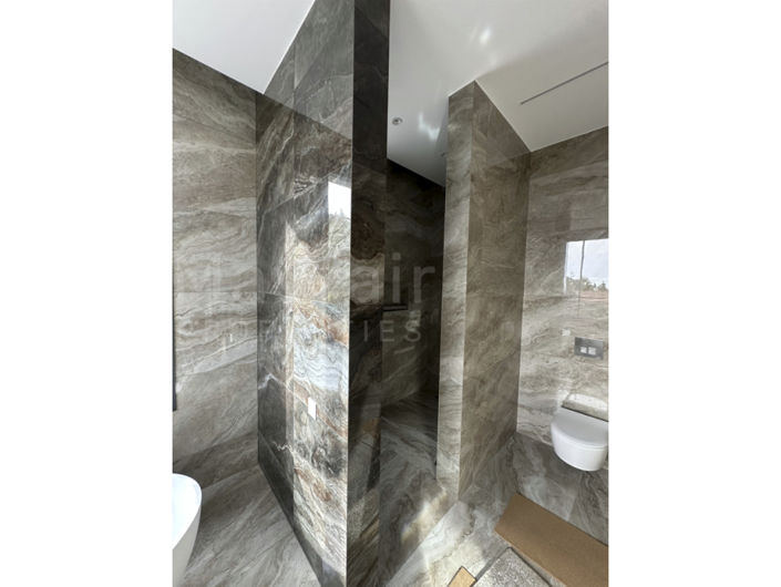 Image No.13-5 Bed House for sale