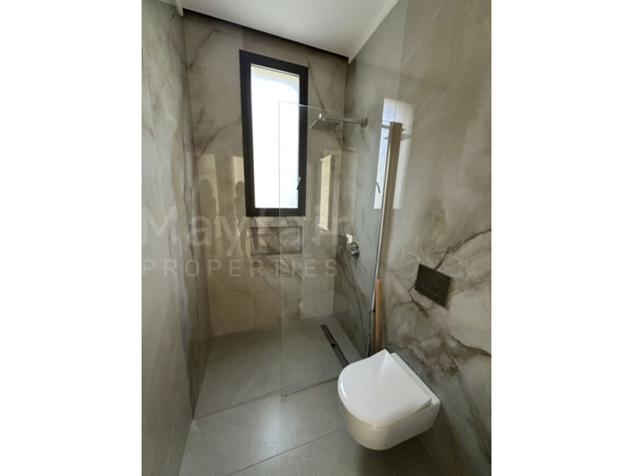 Image No.16-5 Bed House for sale