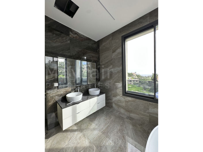 Image No.17-5 Bed House for sale