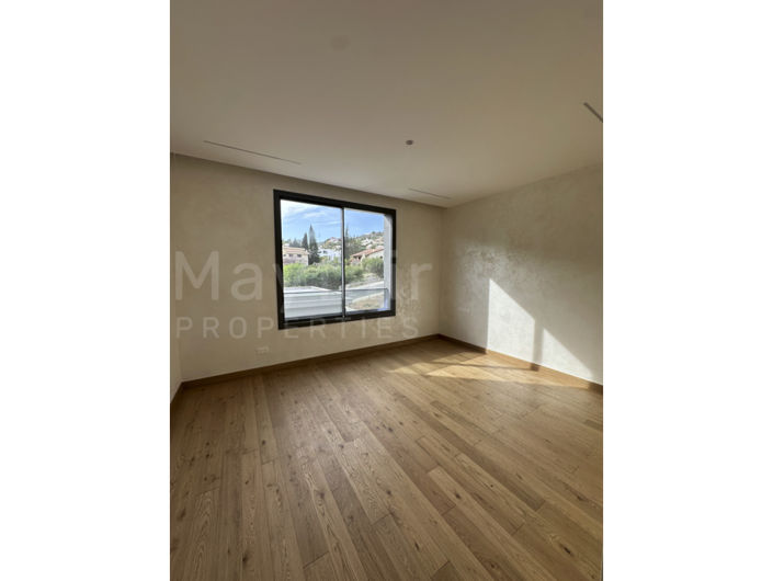 Image No.18-5 Bed House for sale