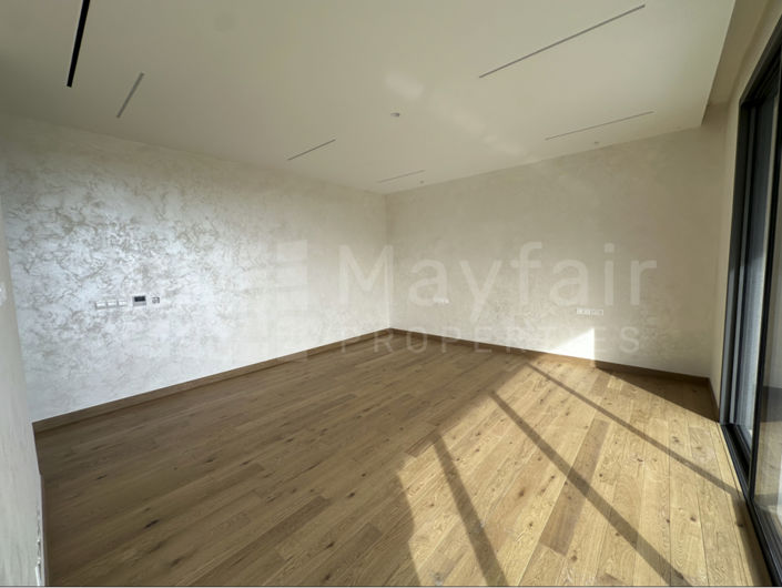 Image No.19-5 Bed House for sale