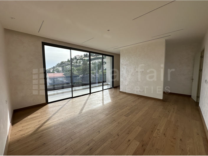 Image No.6-5 Bed House for sale