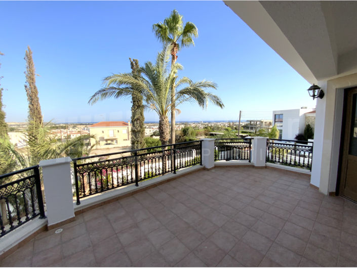 Image No.10-4 Bed House for sale