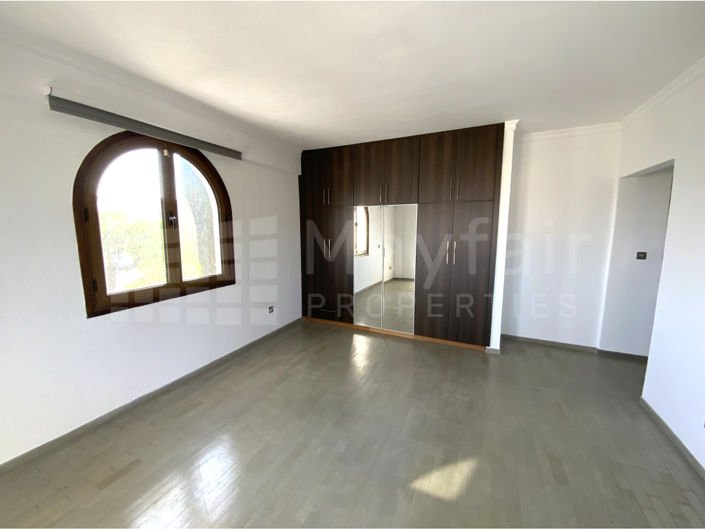 Image No.12-4 Bed House for sale