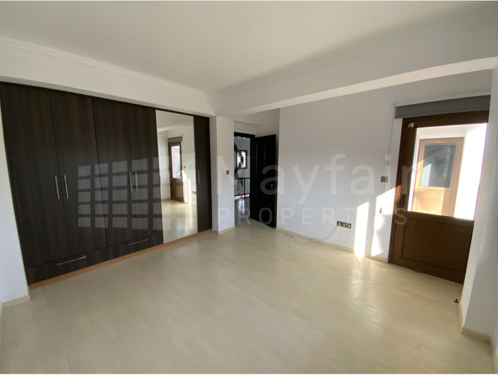Image No.13-4 Bed House for sale