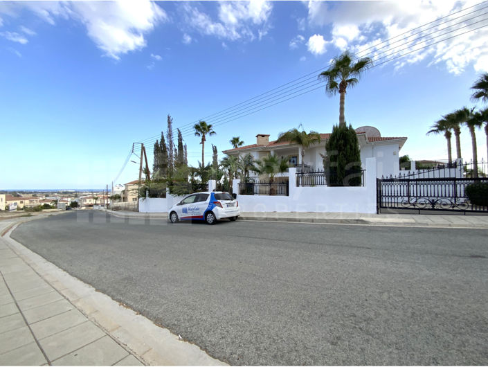 Image No.16-4 Bed House for sale