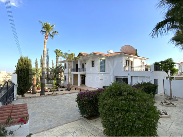 Image No.17-4 Bed House for sale