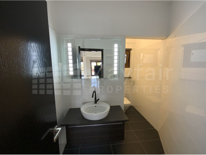 Image No.7-4 Bed House for sale