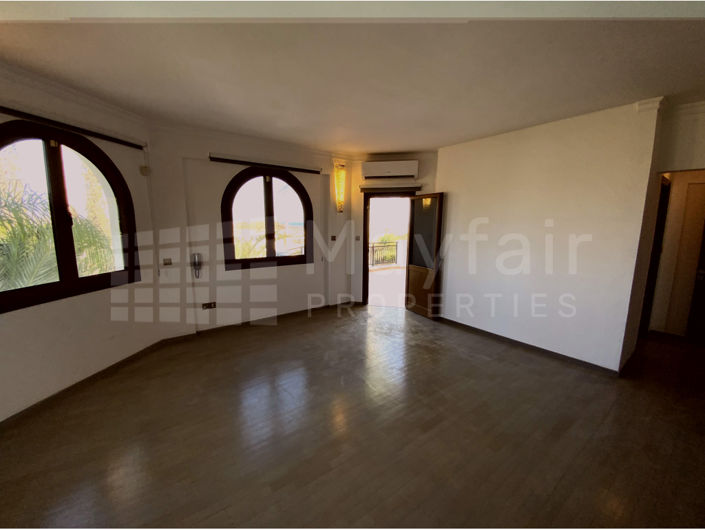 Image No.8-4 Bed House for sale