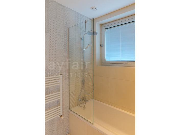 Image No.10-3 Bed House for sale