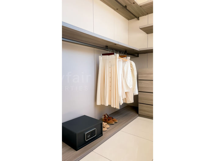 Image No.9-3 Bed House for sale