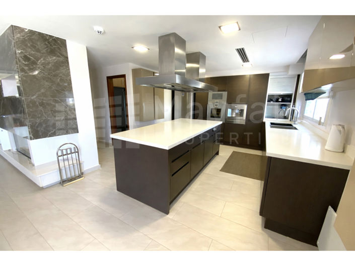 Image No.22-4 Bed House for sale