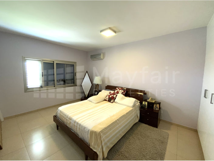 Image No.9-4 Bed House for sale