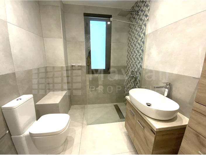 Image No.12-5 Bed House for sale