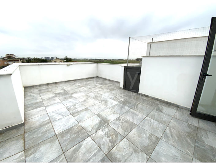 Image No.16-5 Bed House for sale