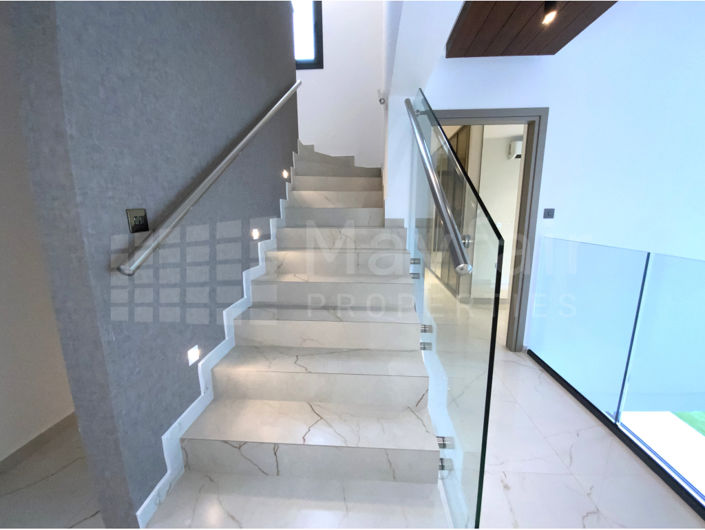 Image No.17-5 Bed House for sale